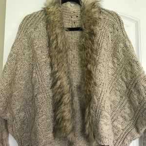 Chunky knit oatmeal cardigan with faux Fur neck